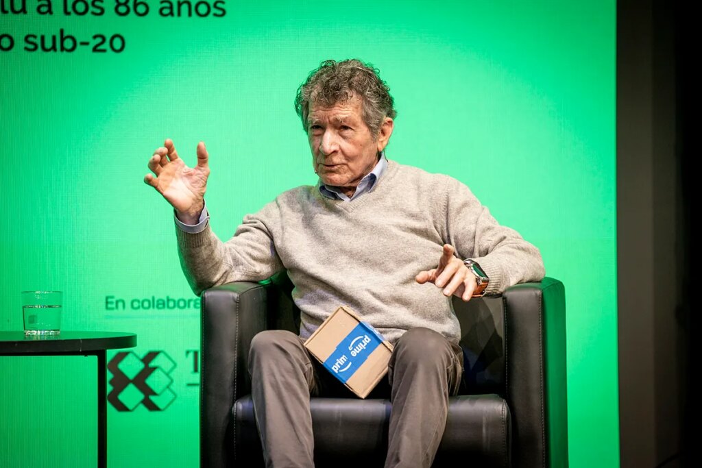 From the 21 years of the soccer player Silvia Lloris to the 87 of the mountaineer Carlos Soria: "The important thing is not to reach the summit, it is to return home"