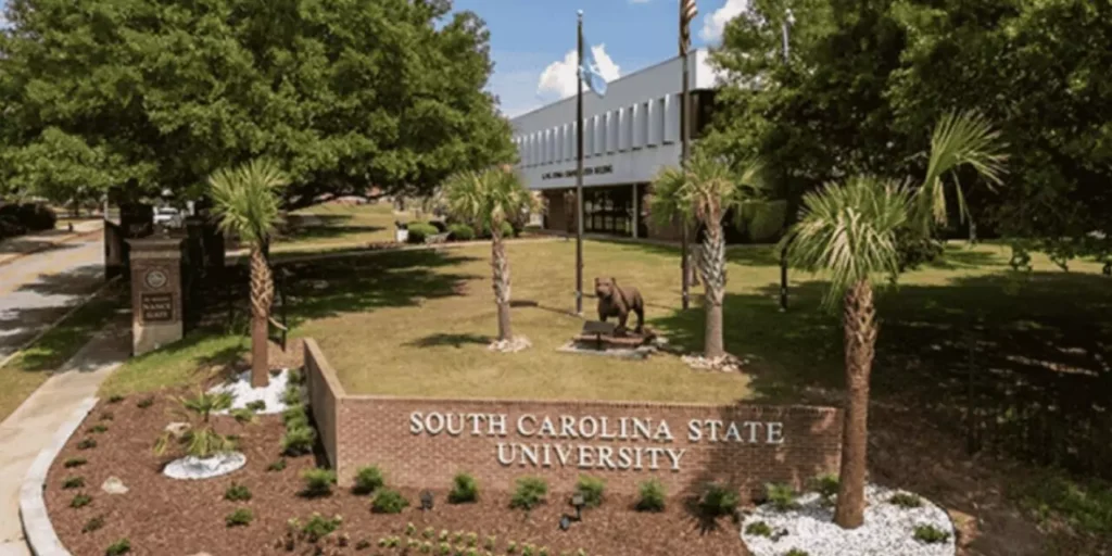 Shooting at the University of South Carolina leaves two dead and closes the campus